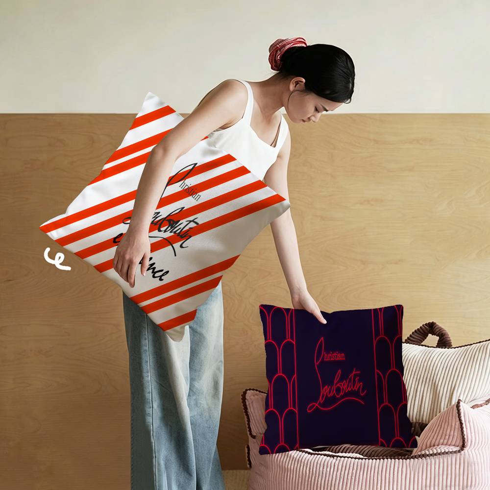 Cuscino di Lusso con Logo C-Ch - Home Textiles Inc recensione e prezzo